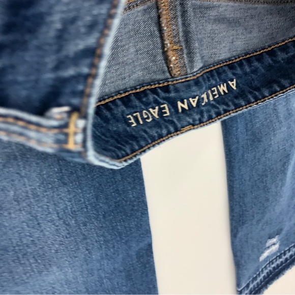 American Eagle Distressed Tomgirl Boyfriend Blue Denim Jeans Size 2 Regular - Picture 5 of 5